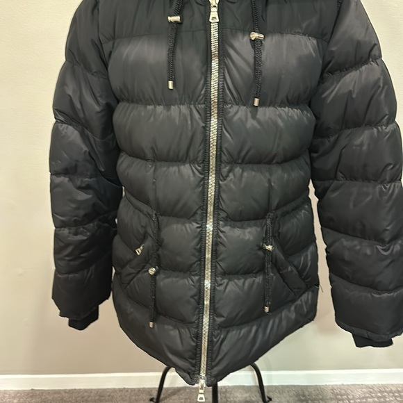Ladies Prada Nylon Puffer Jacket with Fur Trim Hood - Picture 3 of 15